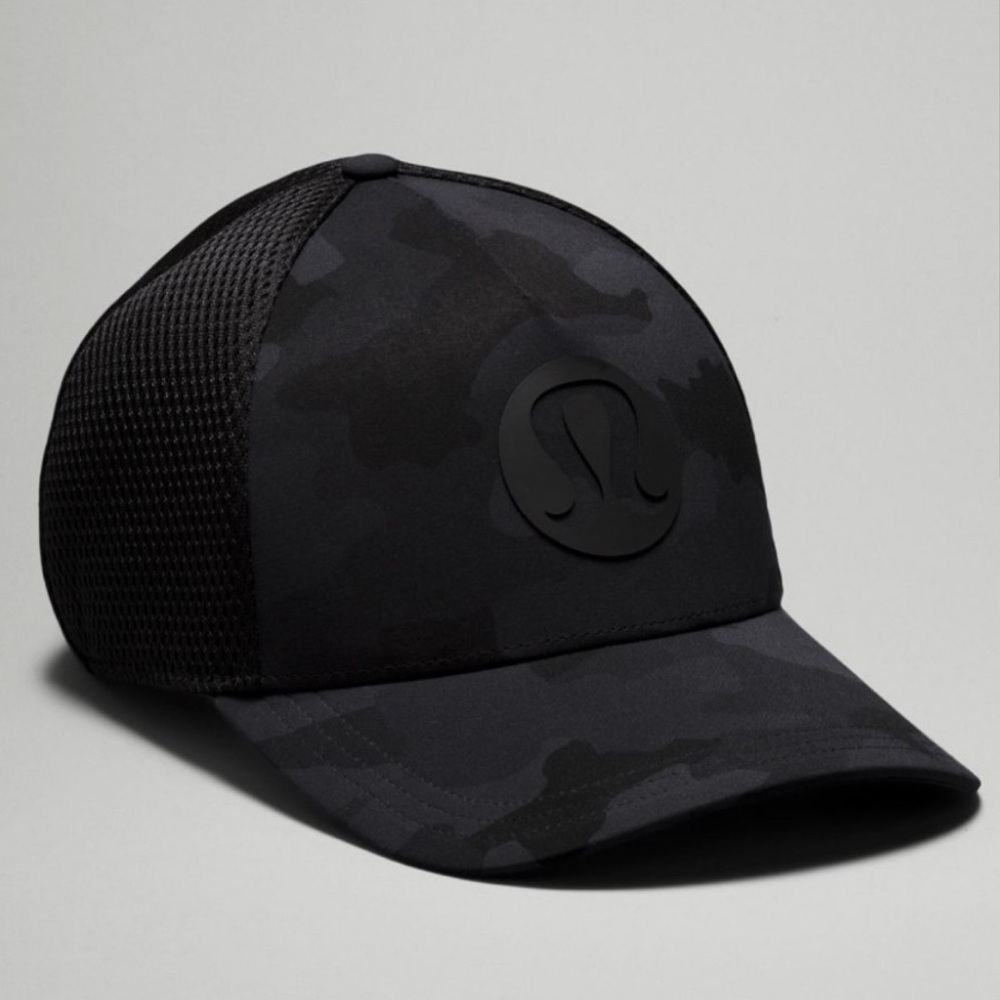 Men’s Lululemon Trucker Hat Logo Size S/M Like New
